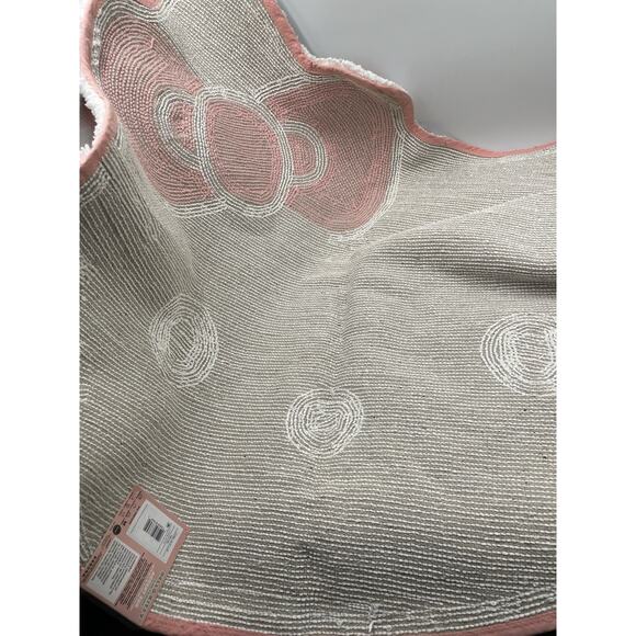Hello Kitty Face With Bow White/Pink Room Rug 32.75in X 38in NEW With Tags - Picture 6 of 7